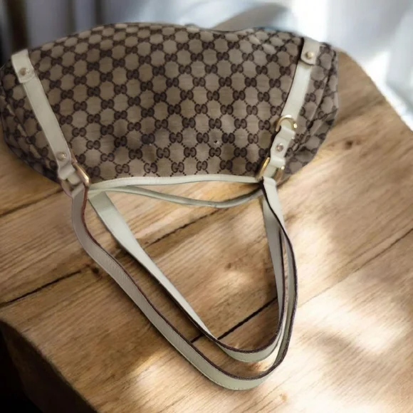 GUCCI GG Canvas Abbey Tote In PRELOVED CONDITION LEATHER HAS BEEN RETOUCHED - Picture 10 of 16